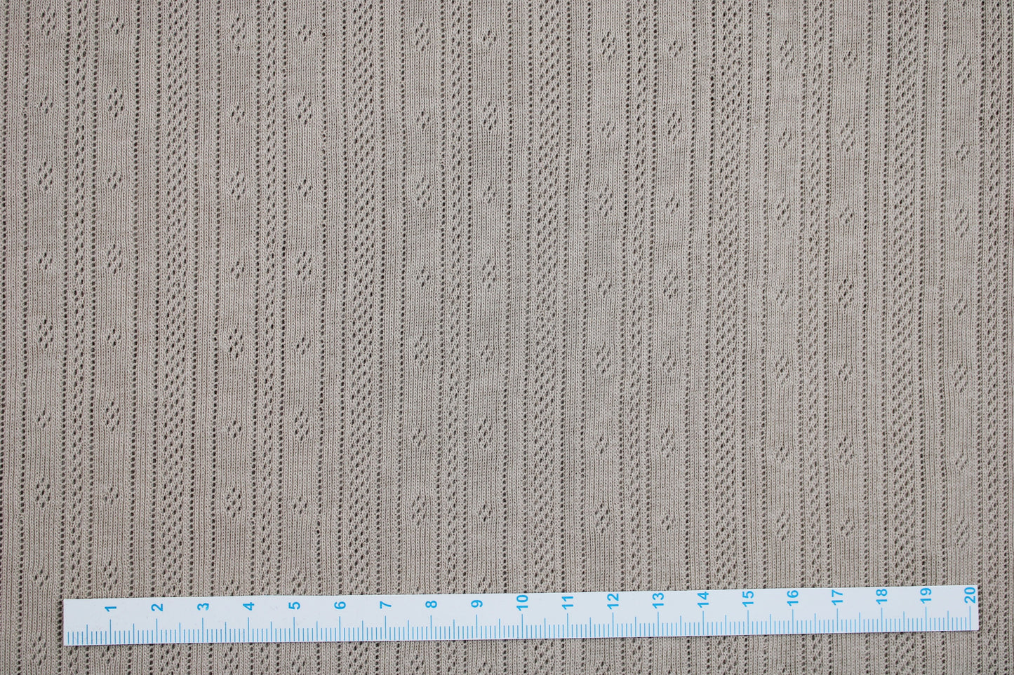 Ajour-Baumwolljersey Alina uni beige Maßstab