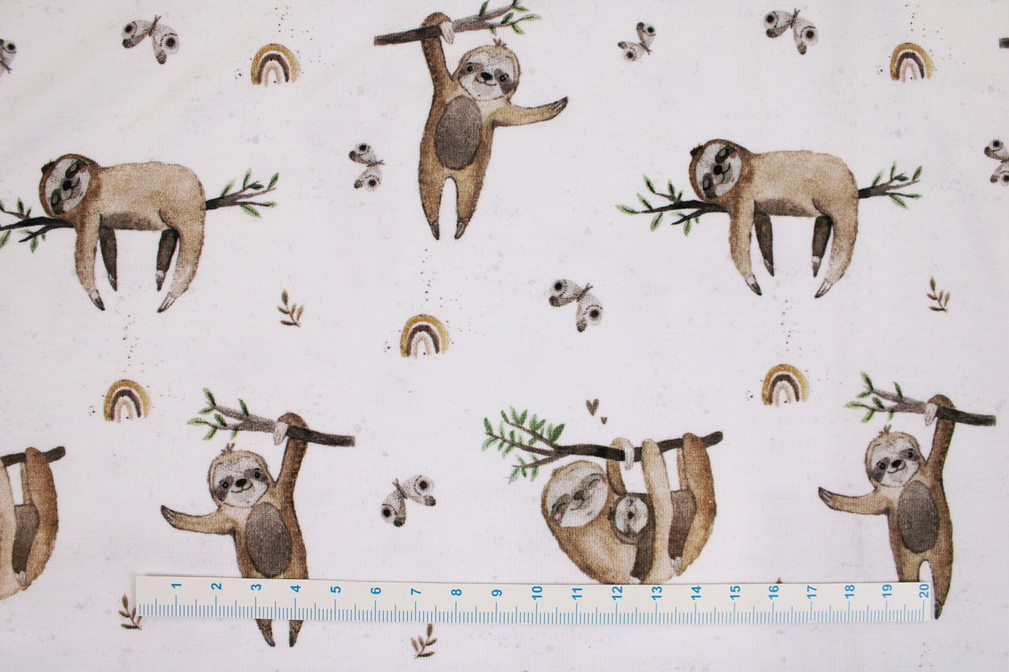Weißer Baumwolljersey Animals mit Faultieren Maßstab