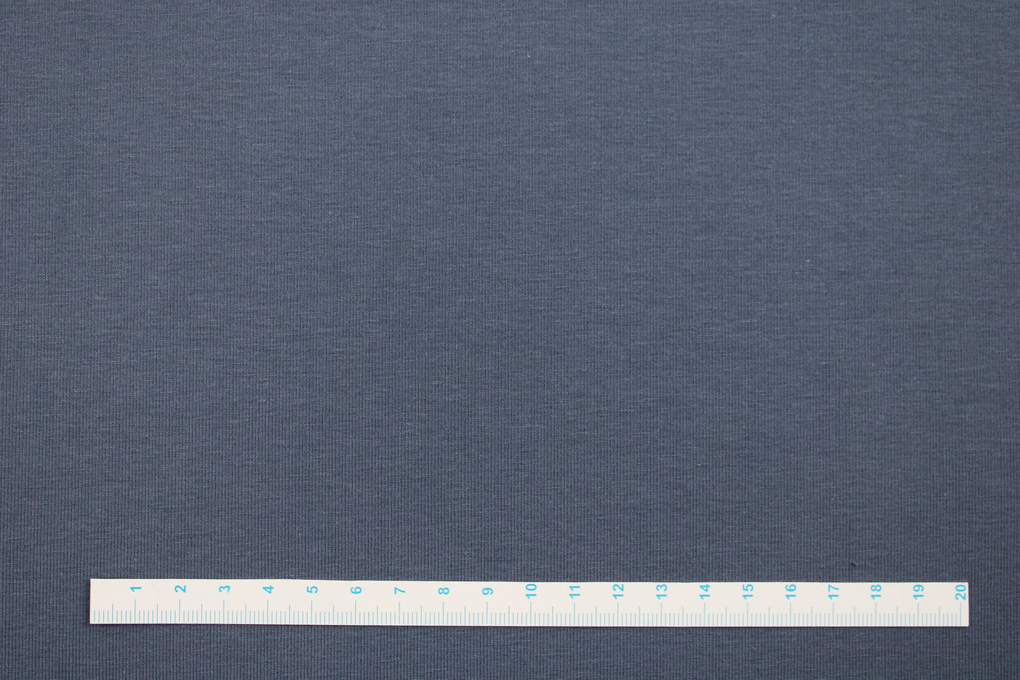 Baumwolljersey Vanessa in uni jeansblau Maßstab