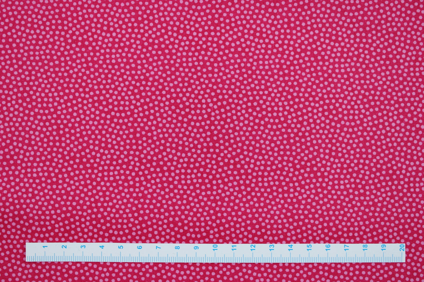 Baumwollstoff Dotty mit Pünktchen in pink Maßstab