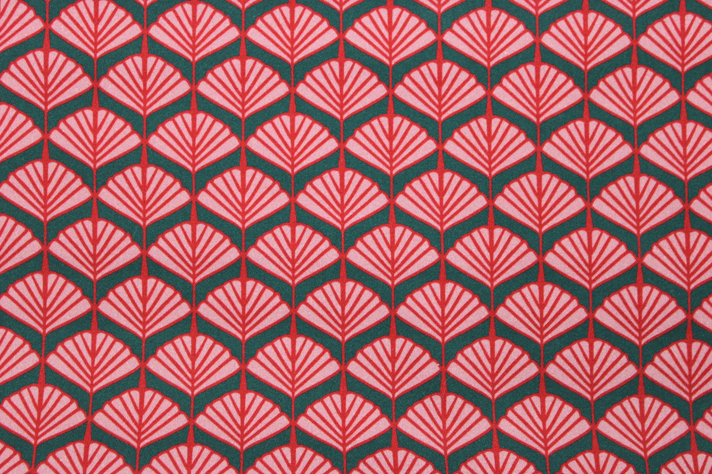 Baumwollstretch mit Retroblumen in grün und rot Detailbild