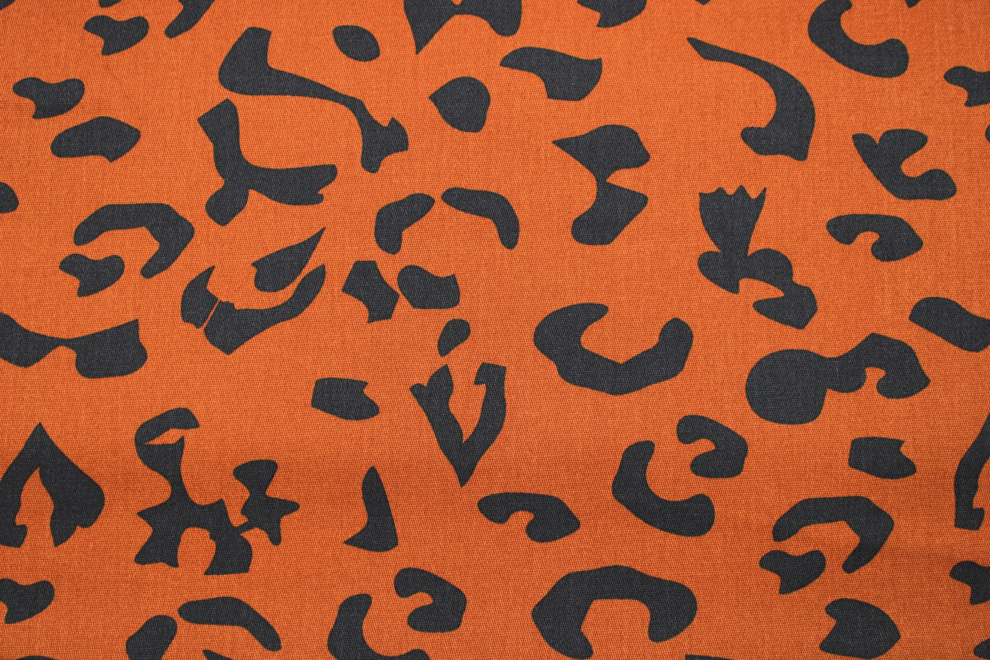 Denim Baumwollstretch mit Leopradenmuster in braun/schwarz Detailbild