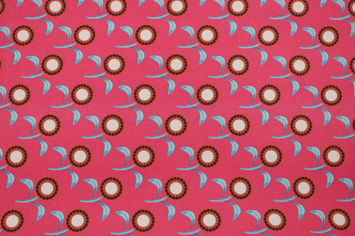Canvasstoff Rocha mit Retro-Blumen in pink Detailbild
