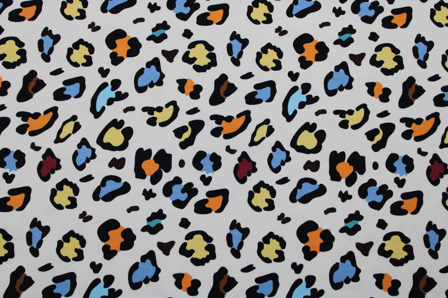 Weißer French Terry Sweat mit buntem Leoprint Detailbild