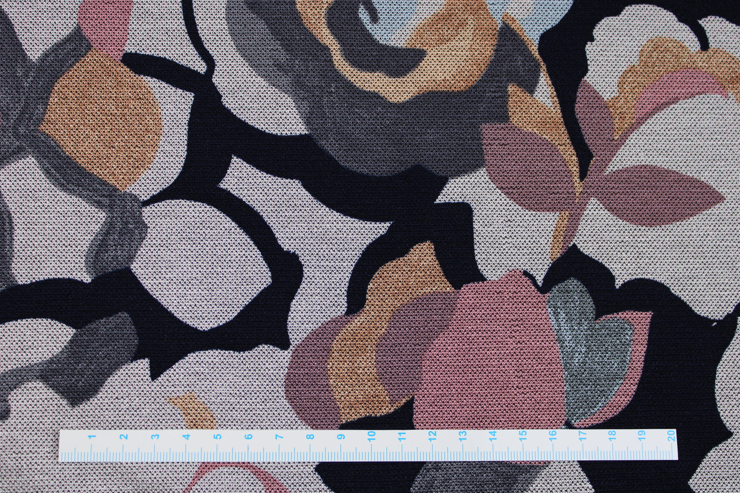 Jacquardjersey Bari Blumen - altrosa/schwarz/beige