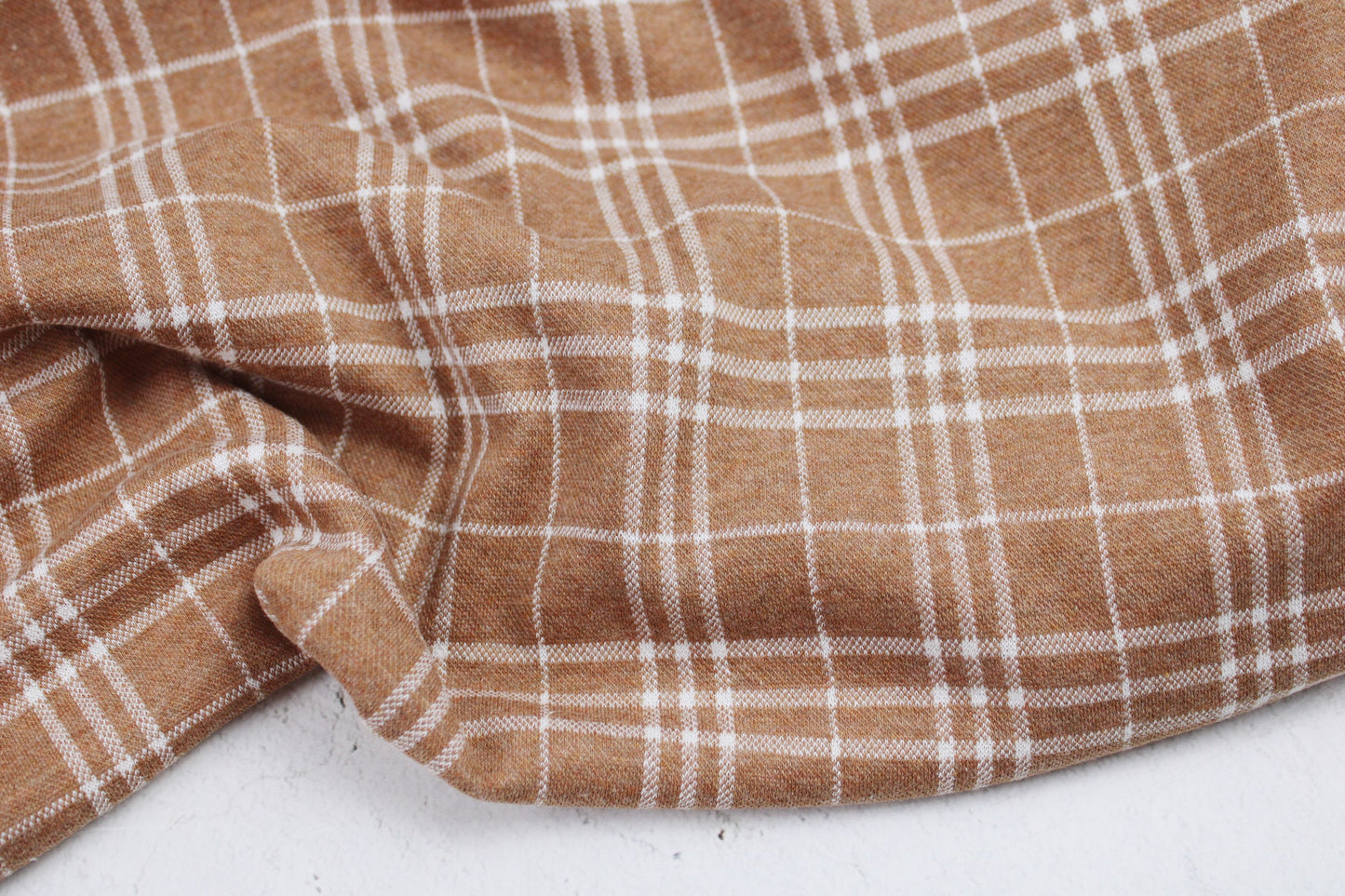 Jacquardjersey mit Glecheck-Karo-Muster in rostbraun/ecru