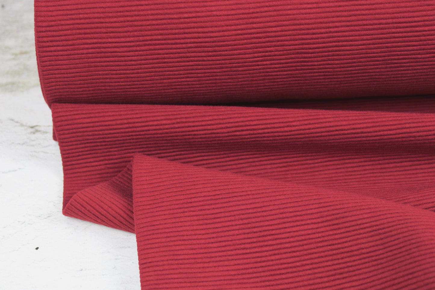 Rippjersey Bergen in uni burgundy Ballenansicht