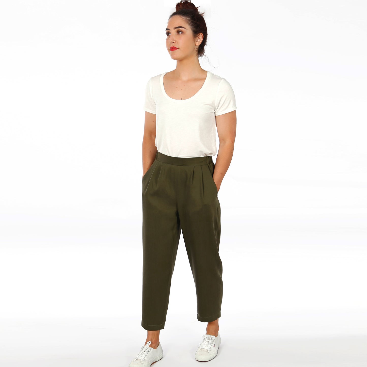 Schnittmuster Frau Gusta Hose im Egg-Shape von Studio Schnittreif