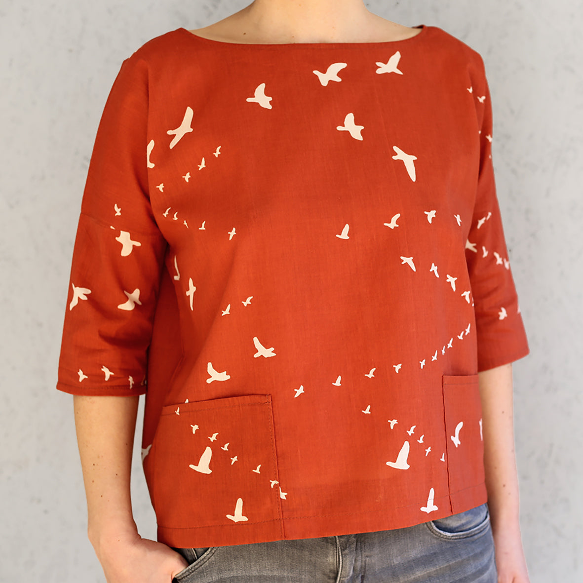 Schnittmuster kurze Bluse mit Taschen Frau Aiko von Studio Schnittreif