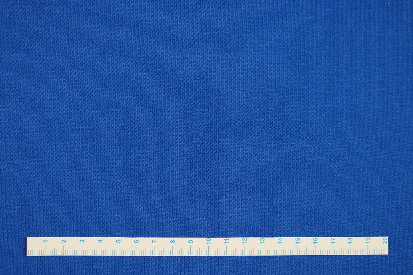 Sweatstoff Eike uni royalblau Maßstab
