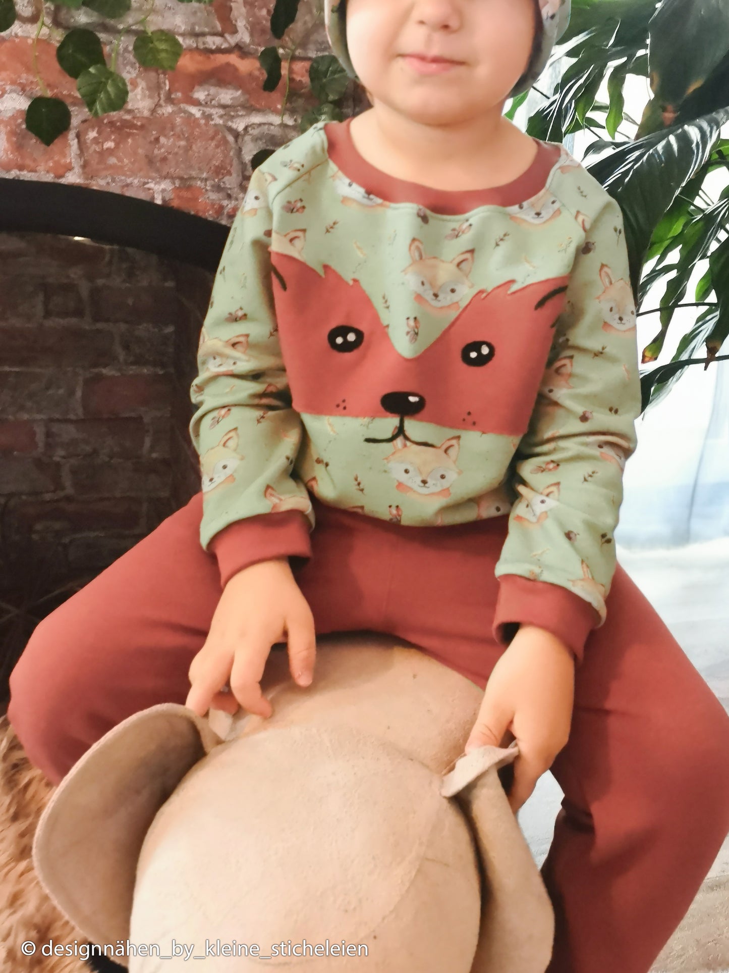 Sweatstoff Eike HW24/25 in uni terracotta als Jogginhhose vernäht