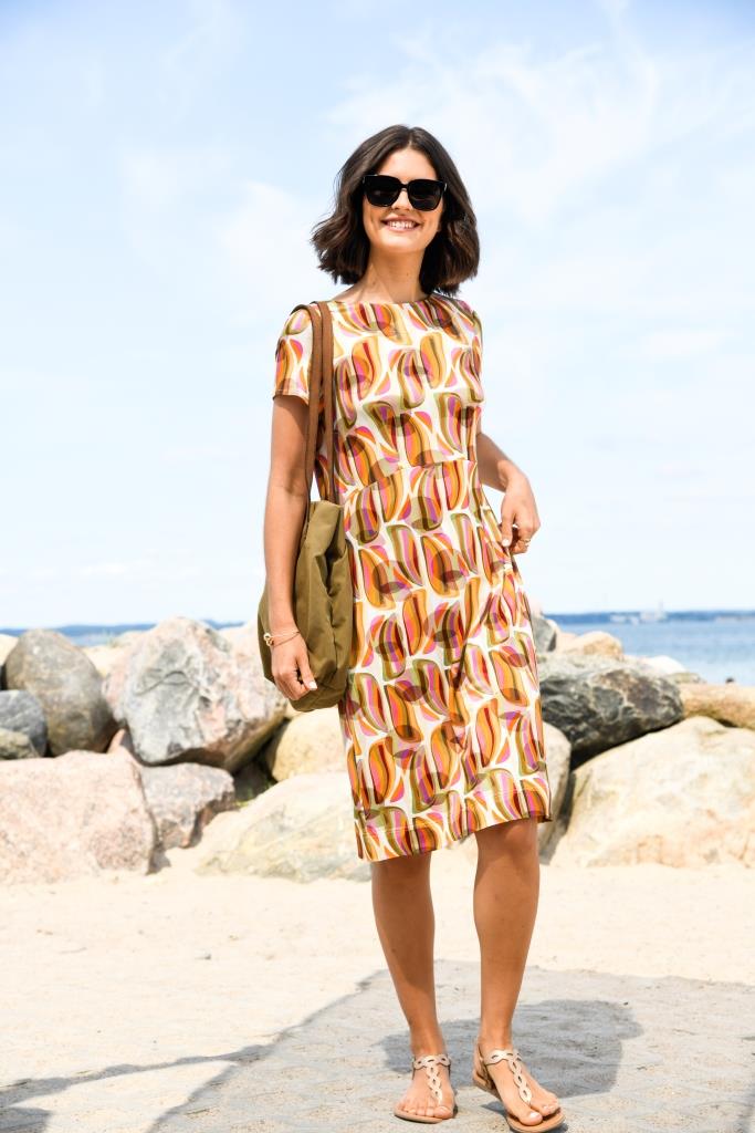 Viskosejersey Pretty Kitti - ecru/multi