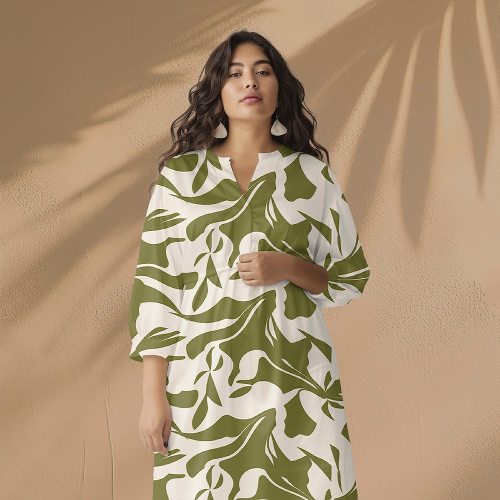 Viskosestoff mit floralem Muster in grün/ecru von Light & Lush als Kleid vernäht