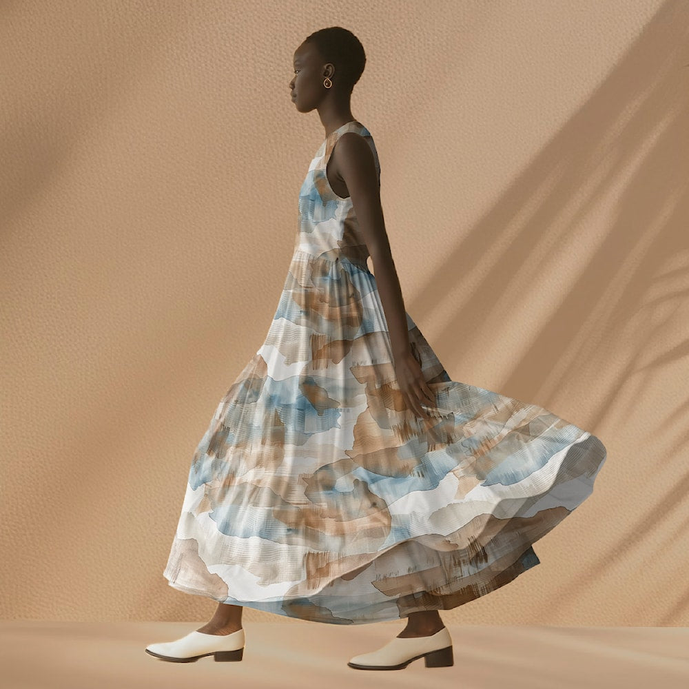 Viskosestoff mit abstrakten Muster von Light & Lush als Kleid vernäht