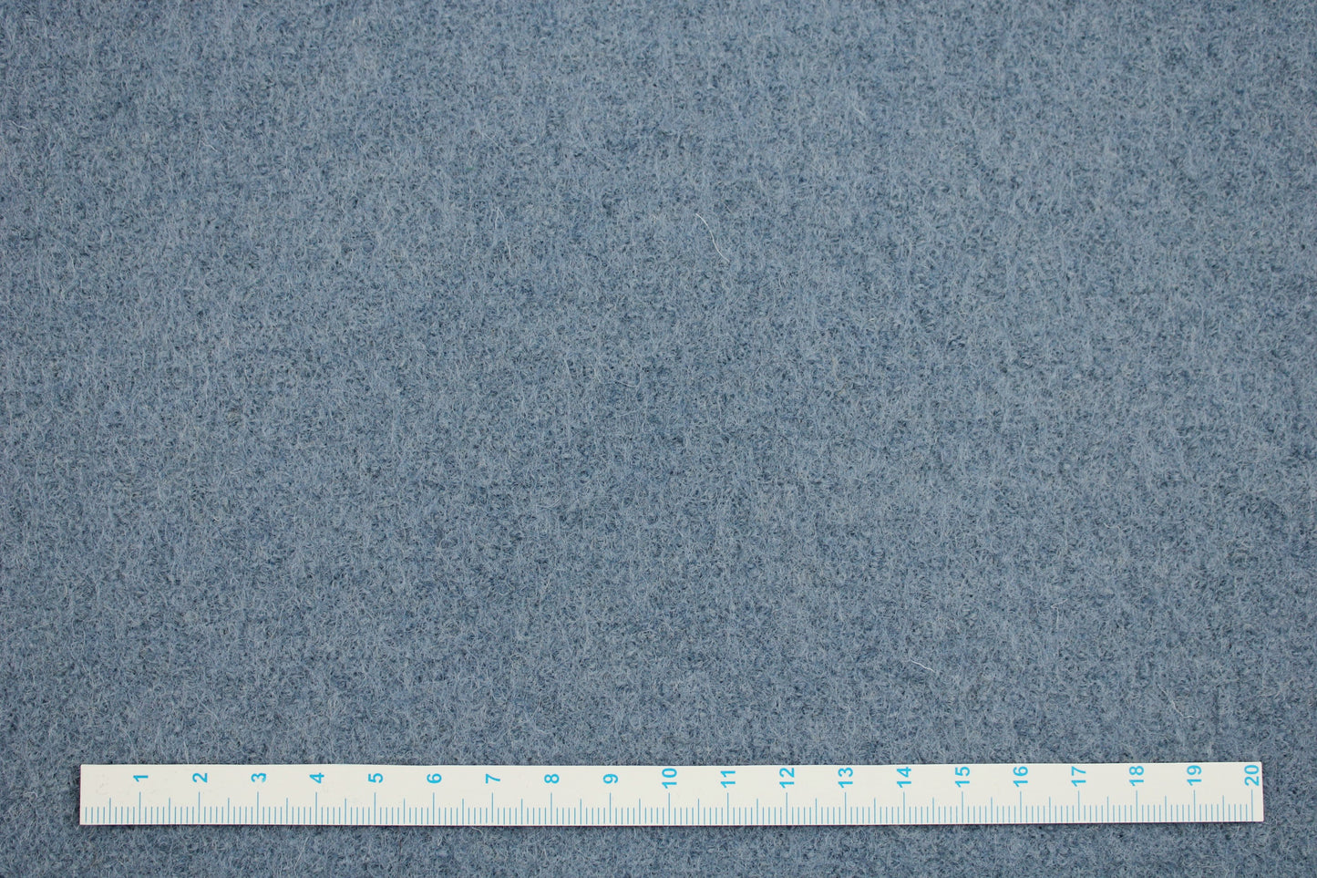 Wollwalk Naomi uni rauchblau Maßstab