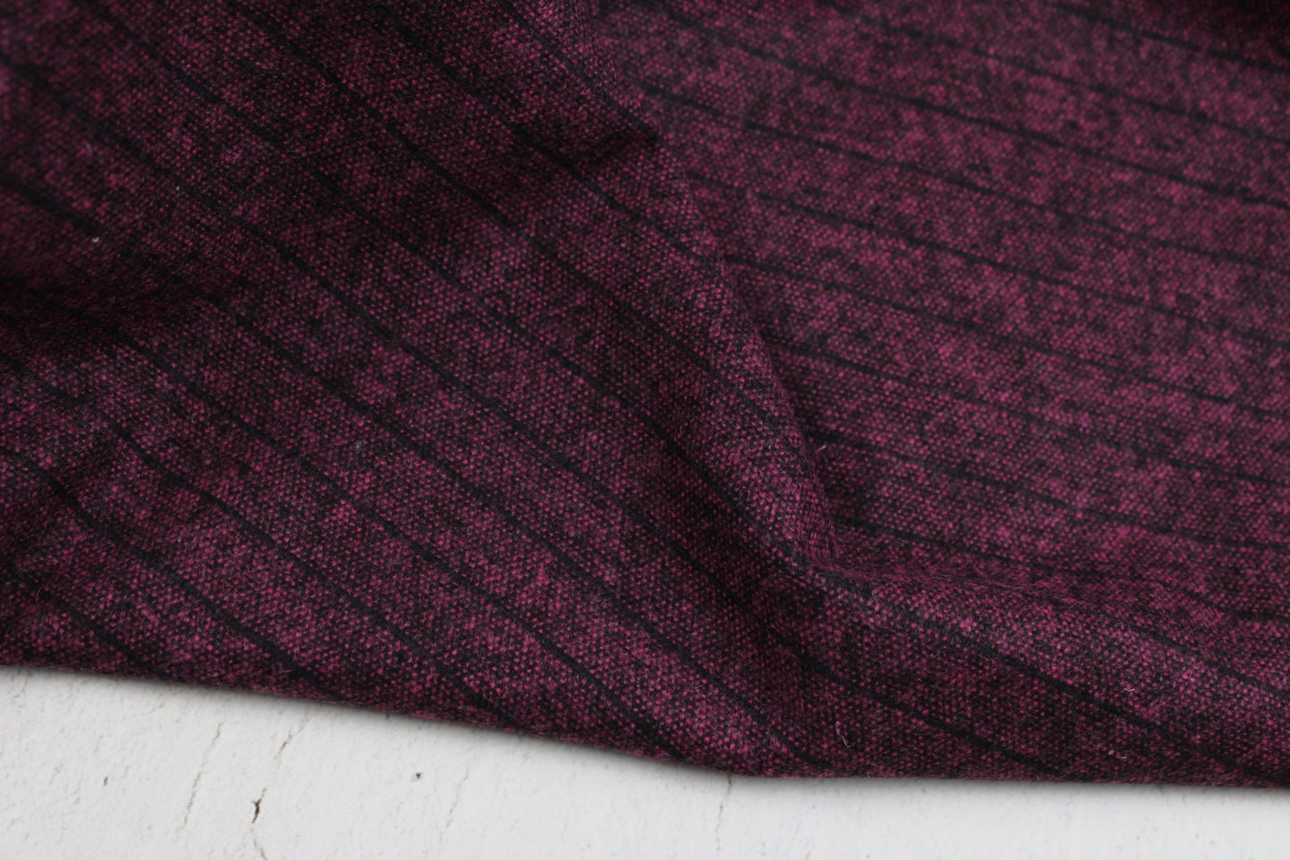Wollgemisch mit Linien in Fuchsia