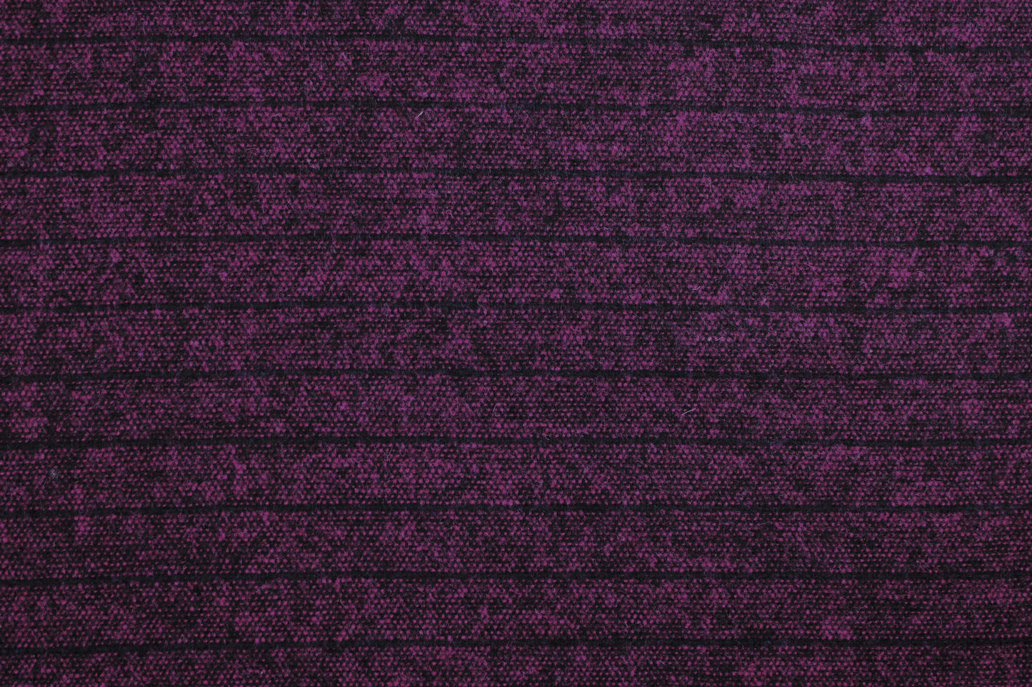 Wollgemisch mit Linien in Fuchsia Detailansicht