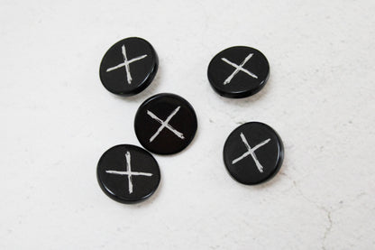 Resinknopf Cross 15mm - schwarz/weiß