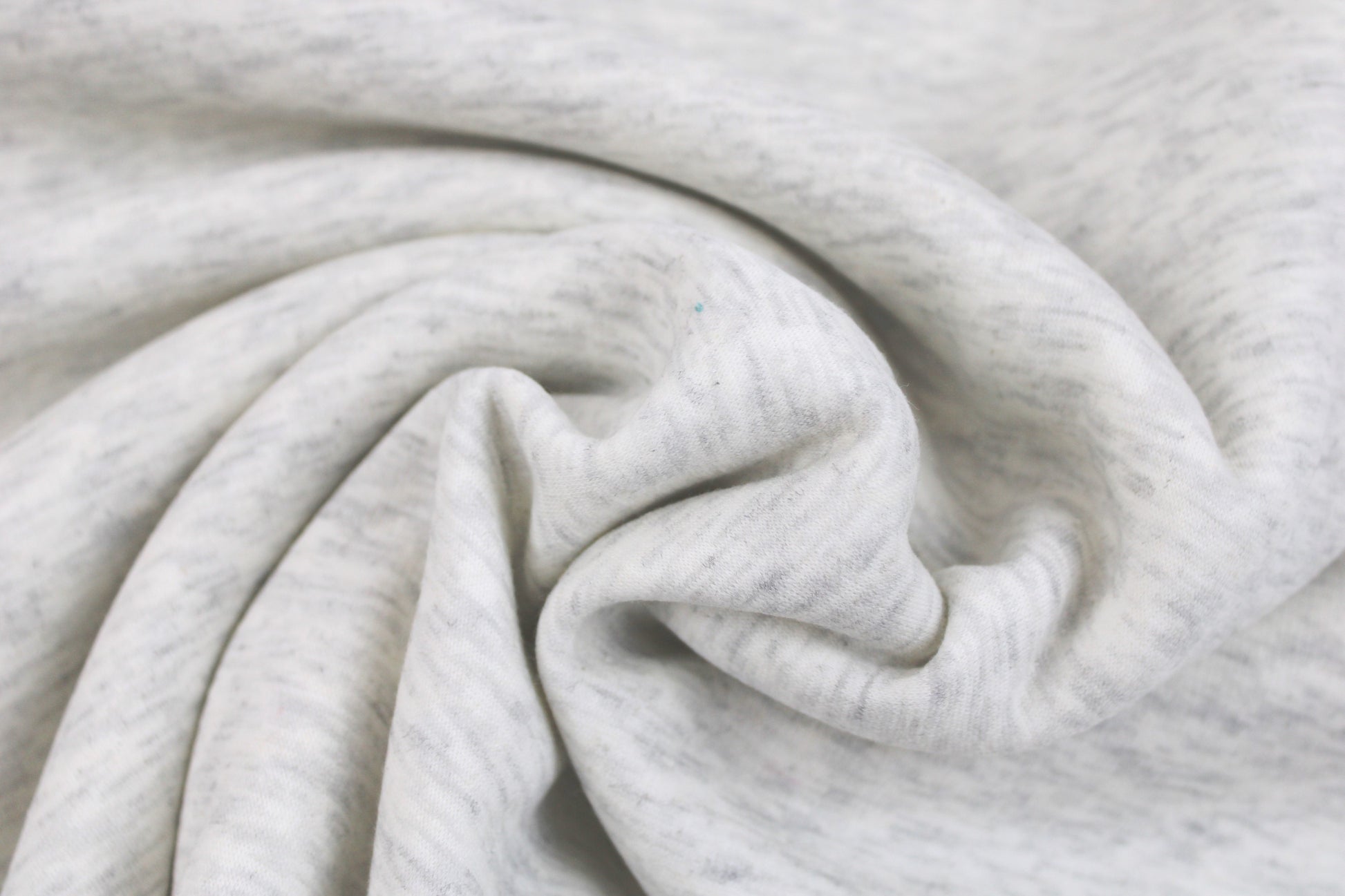 Alpenfleece Simon in wollweiß meliert mit kuschelig weißer Innenseite gedreht