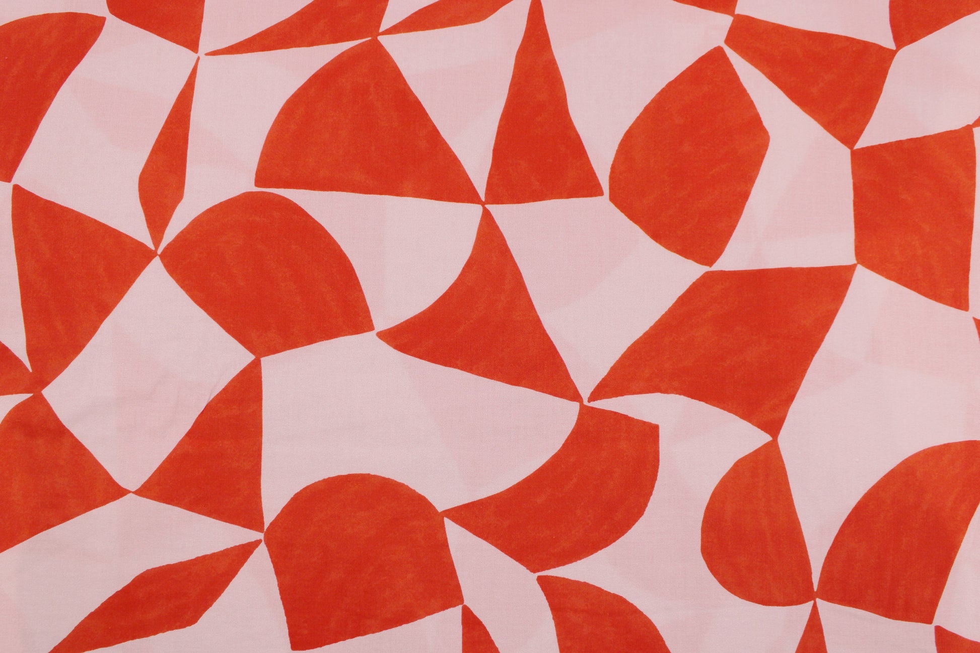 Baumwollbatist Lissi mit graphischem Muster in Rot und Rosa Detailbild