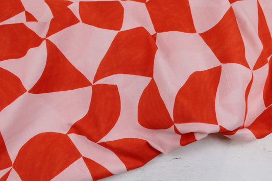 Baumwollbatist Lissi mit graphischem Muster in Rot und Rosa