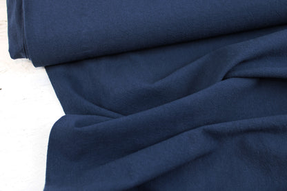 Baumwollcrepe Franky in Dunkelblau Ballenansicht