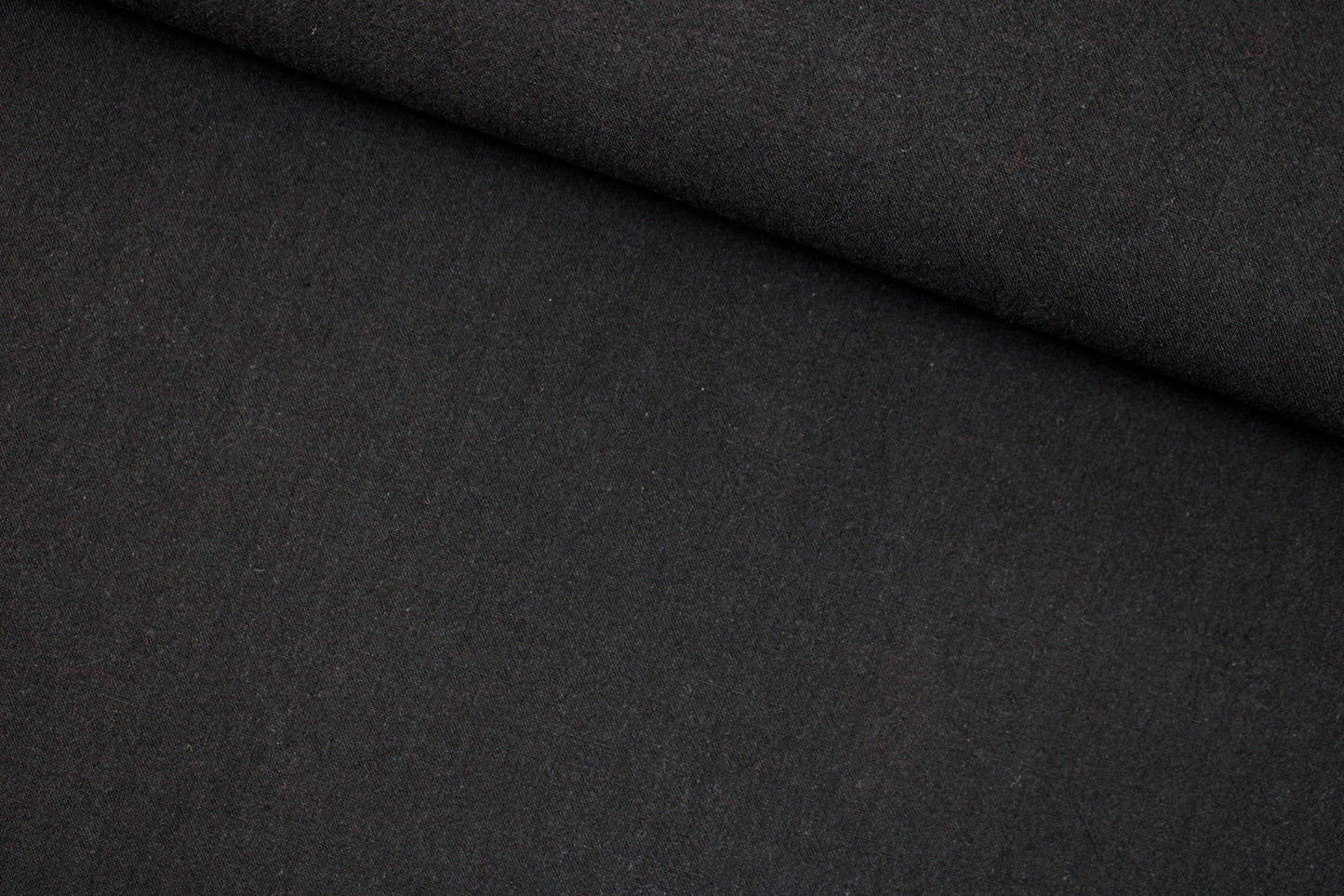 Baumwollcrepe Franky in Schwarz quer