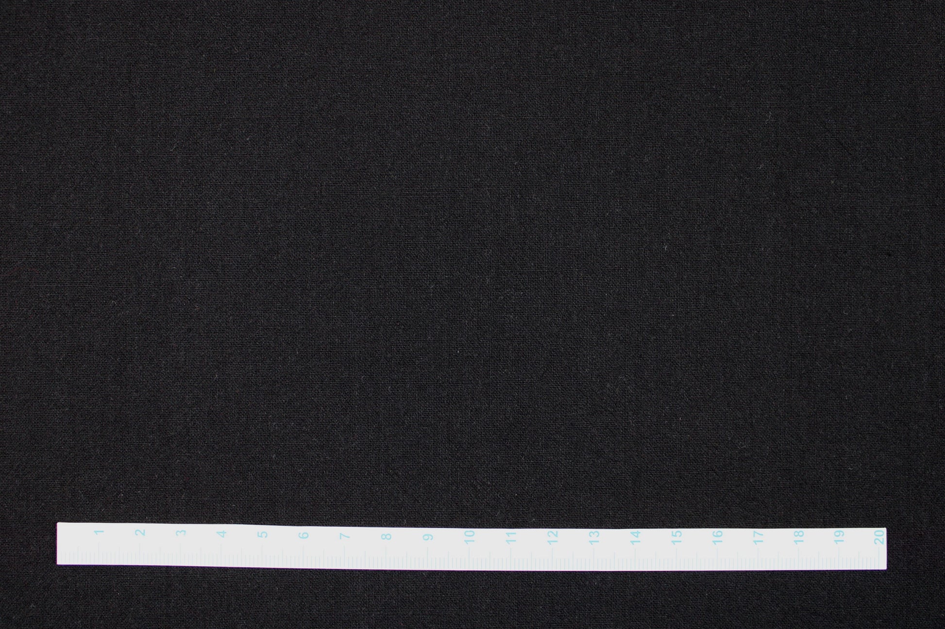 Baumwollcrepe Franky in Schwarz Maßstab