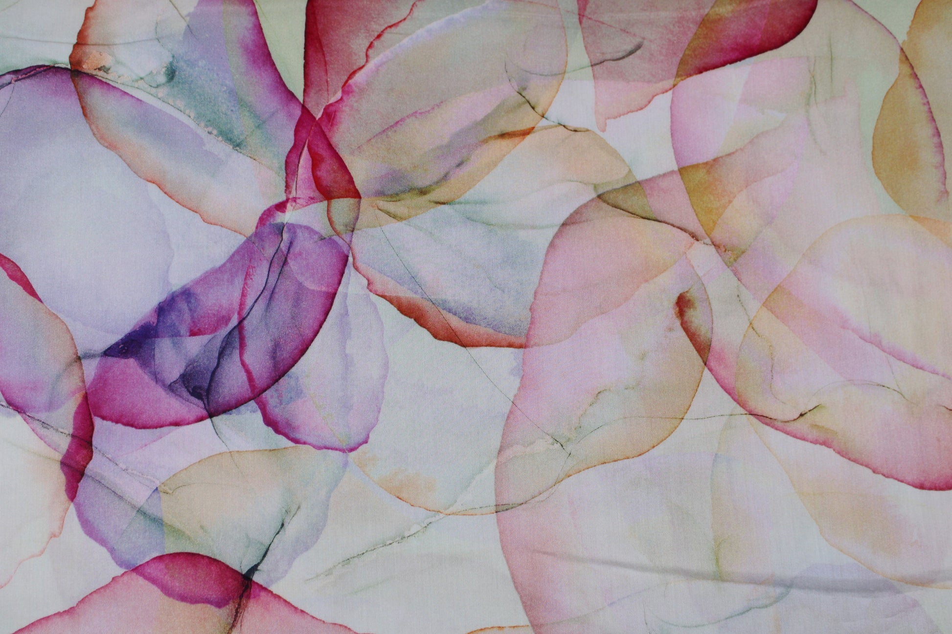 Baumwollbatist Feay mit fastell farbenen Blumen Detailbild