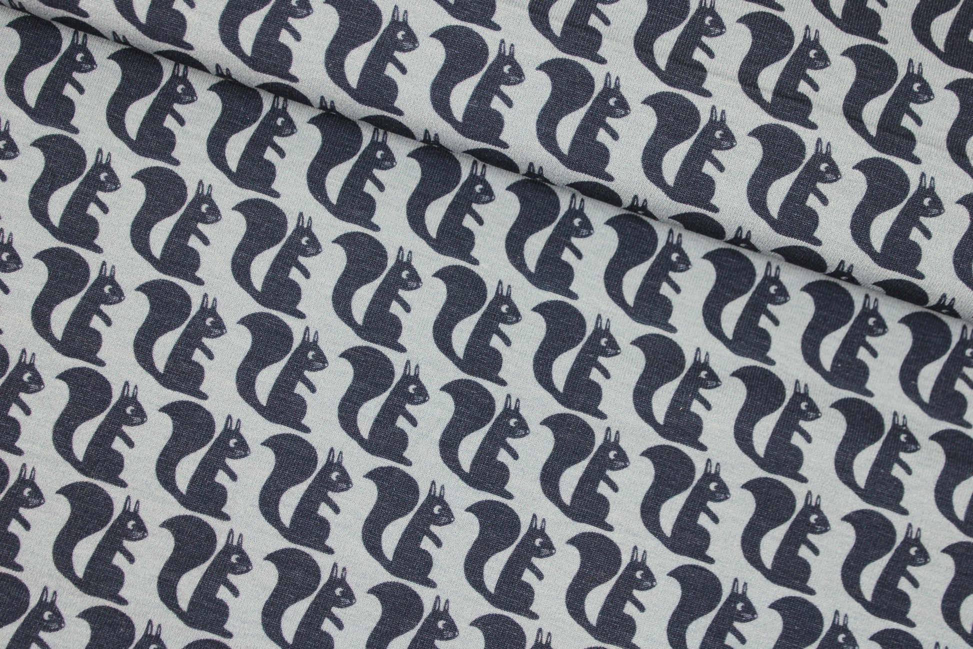 Baumwolljersey All my Friends mit Eichhörnchen in Jeansblau quer
