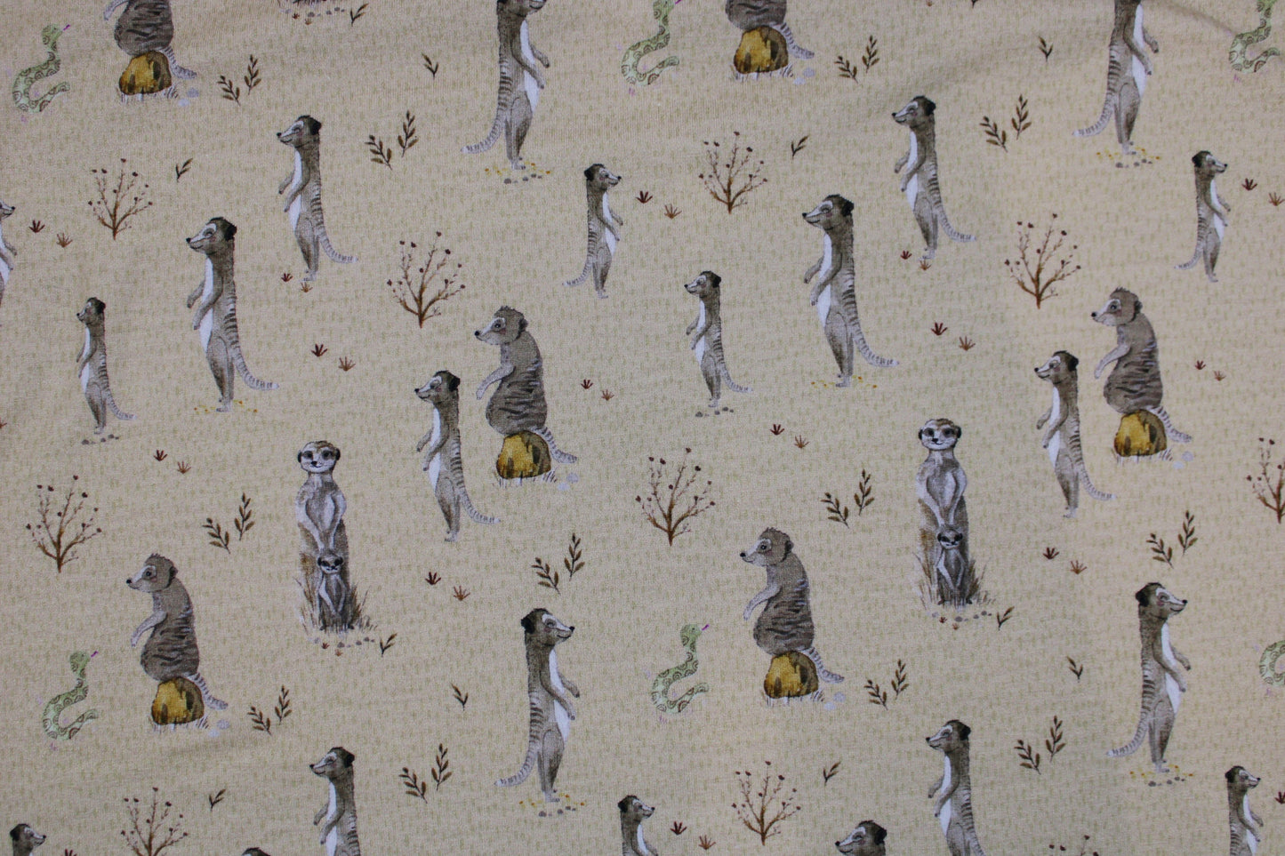 Baumwolljersey Animals mit Erdmännchen auf beigem Grund Detailbild