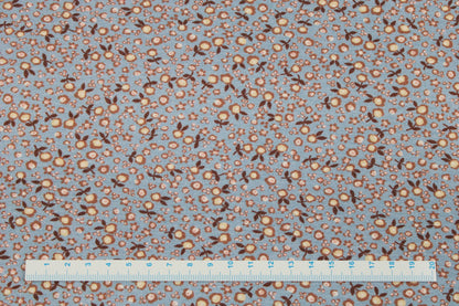 Baumwolljersey Flowers & Wood mit kleinen Blümchen in hellblau und rose Maßstab