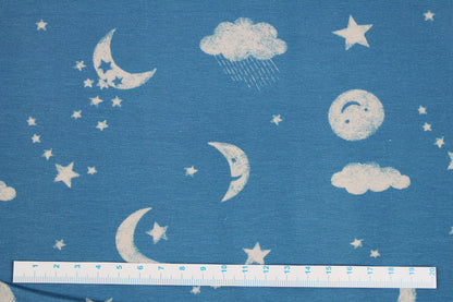 Blauer Baumwolljersey Good Night Bear mit Motiven aus dem Nachthimmel Maßstab