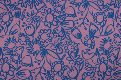Baumwolljersey Lightness mit Blumenmuster in Lila und Blau Detailbild