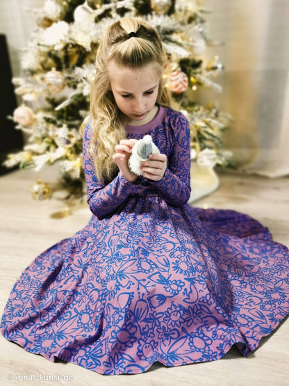 Baumwolljersey Lightness mit Blumenmuster in Lila und Blau als Kleid vernäht