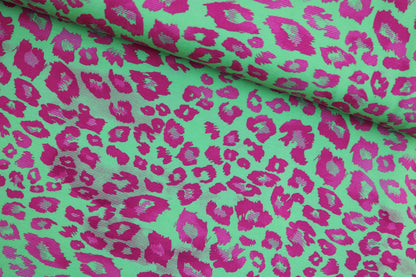 Baumwolljersey Madrid Leomuster Grün Pink quer