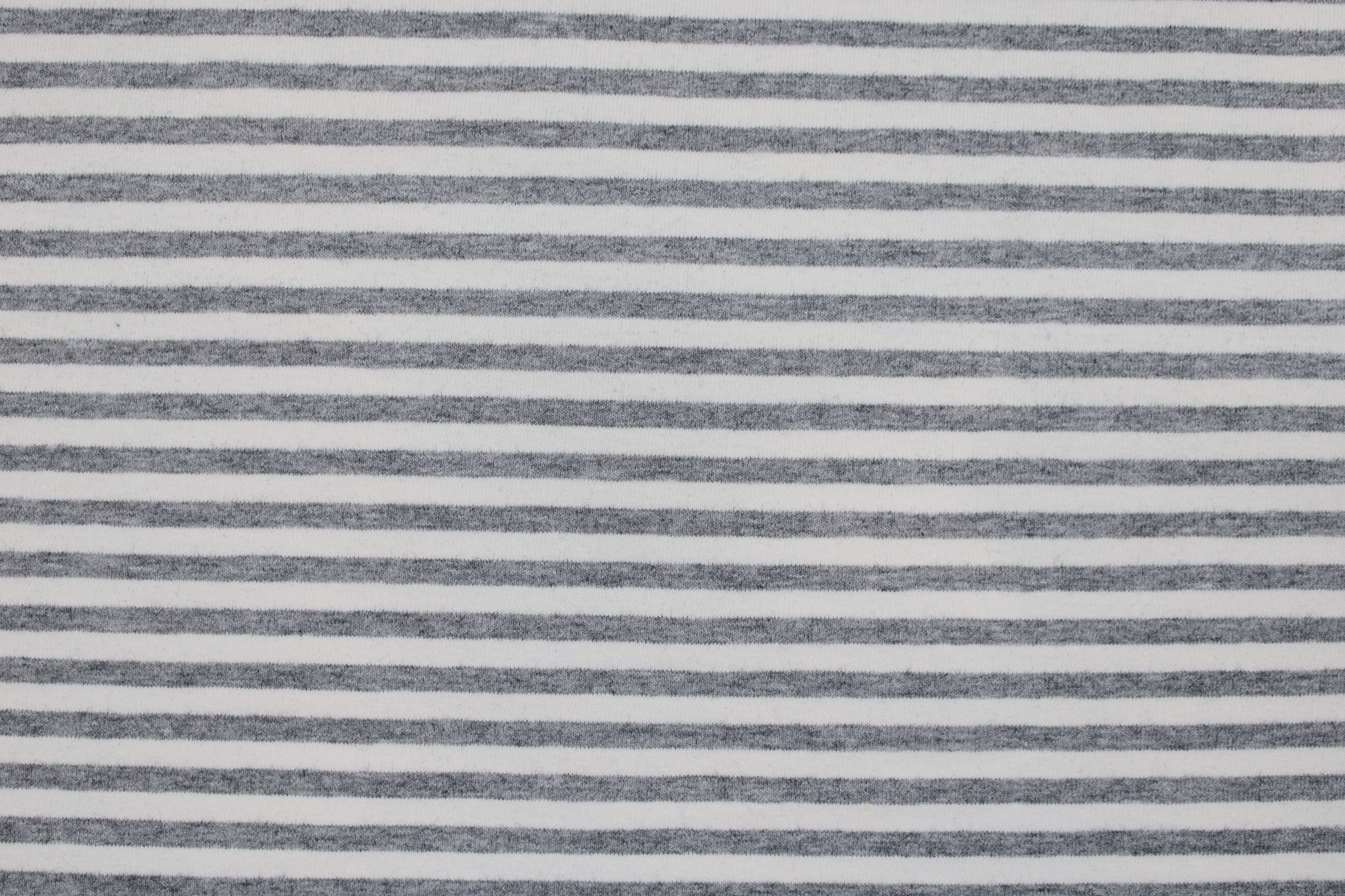 Weicher Baumwolljersey mit dünnen Streifen in Grau meliert und Wollweiß Detailbild