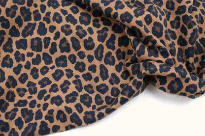 Baumwolljersey Theo mit Leoprint in Braun und Schwarz