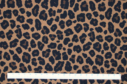 Baumwolljersey Theo mit Leoprint in Braun und Schwarz Maßstab