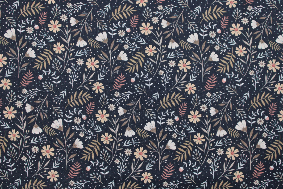 Baumwollstoff Calais mit Blumen auf blauem Grund Detailbild