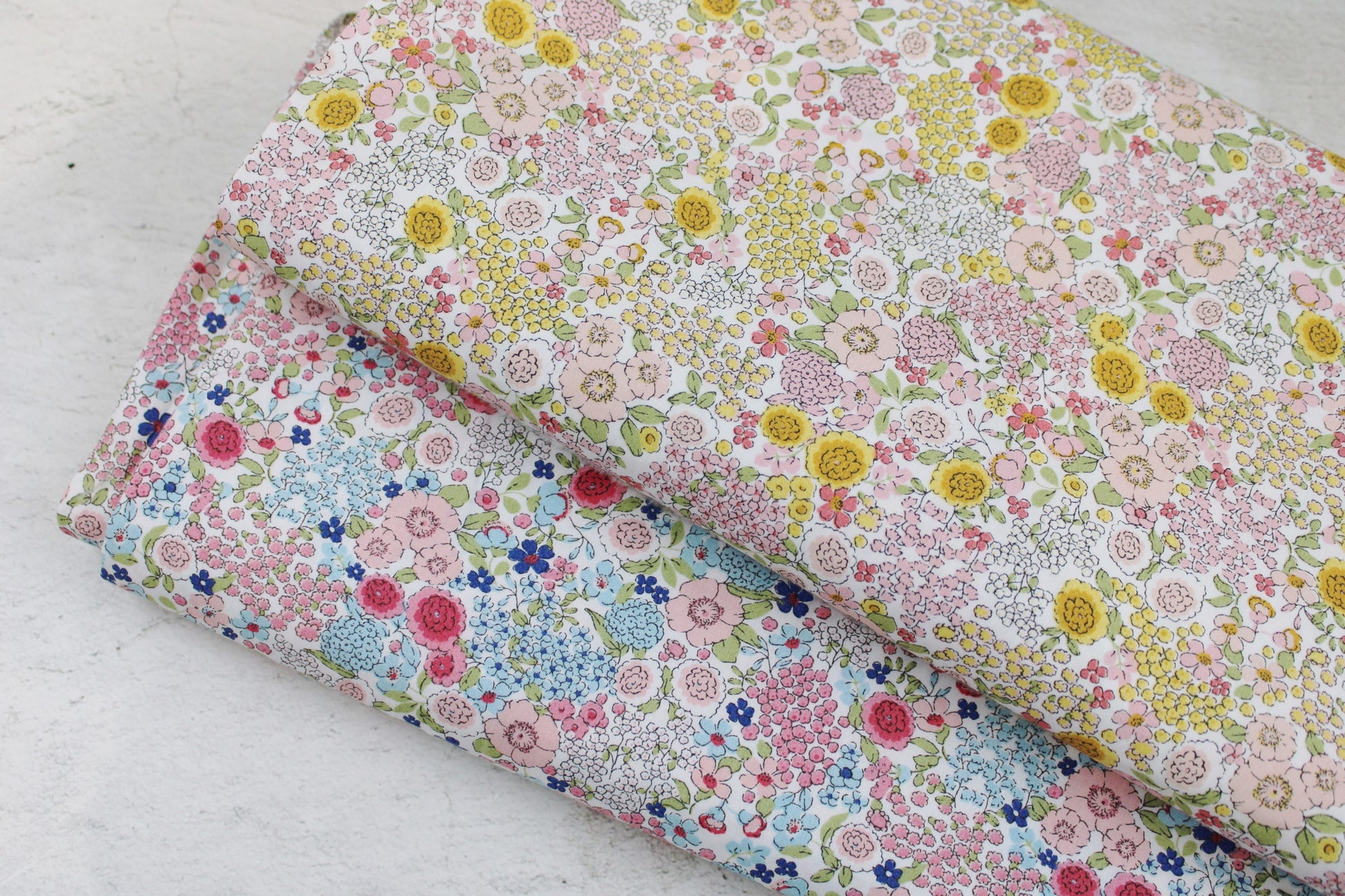 Baumwollstoff Gardening mit kleinen Blümchen verschiedene Farben