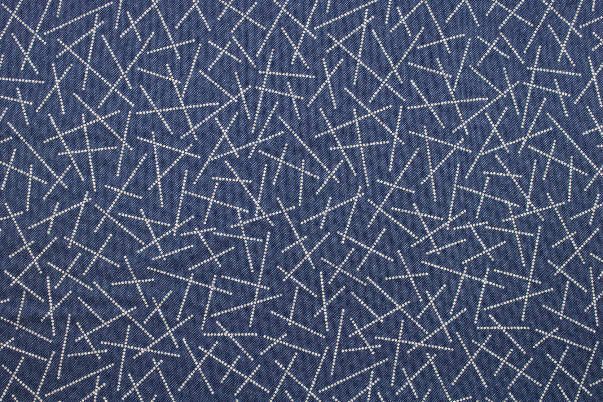Blauer Baumwollstoff mit hellem Linienmuster Detailbild