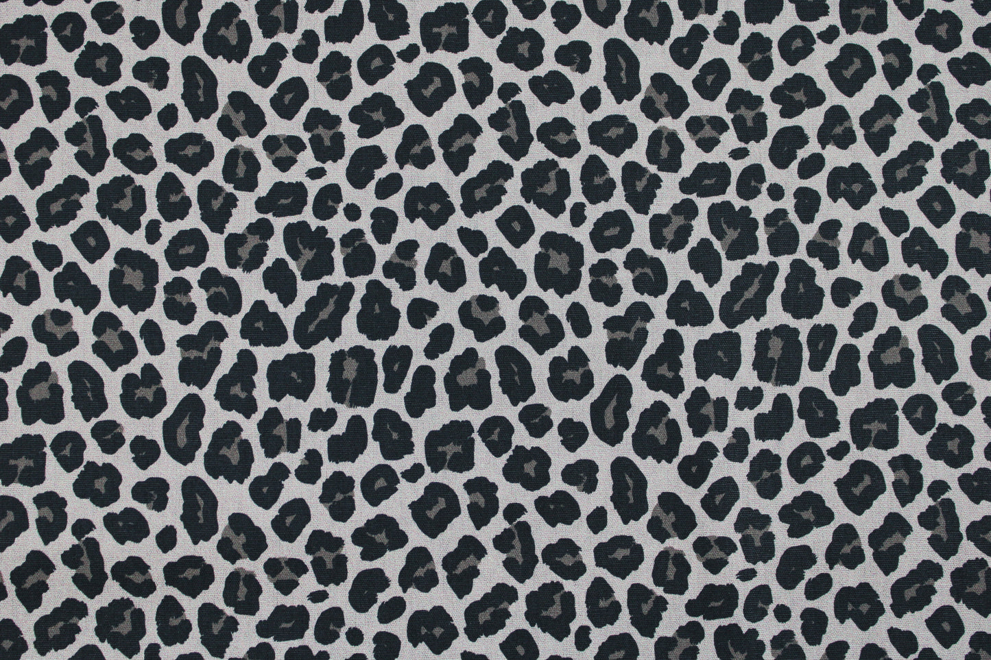 Baumwollstoff Tim mit Leoprint in Grau und Schwarz Detailbild