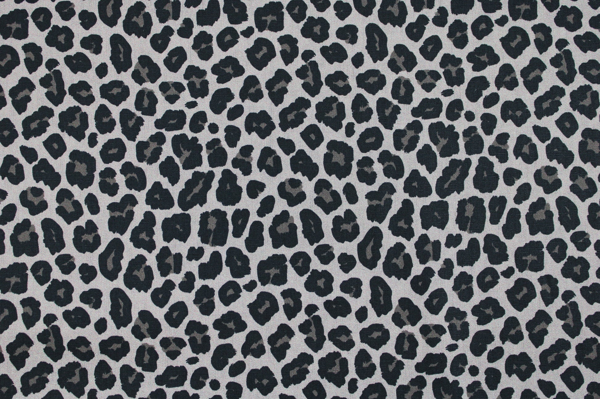 Baumwollstoff Tim mit Leoprint in Grau und Schwarz Detailbild