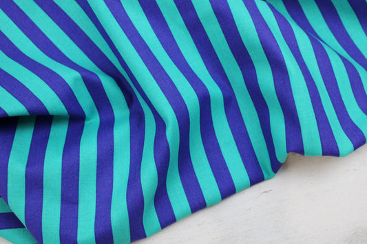 Baumwollstoff von Tula Pink mit Streifen in Blau und Mint