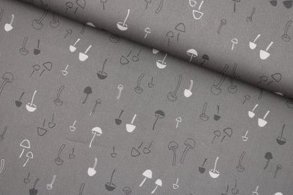 Baumwollstoff mit Pilzen in taupe aus der Serie Forest Tales quer