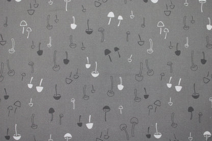 Baumwollstoff mit Pilzen in taupe aus der Serie Forest Tales Detailbild
