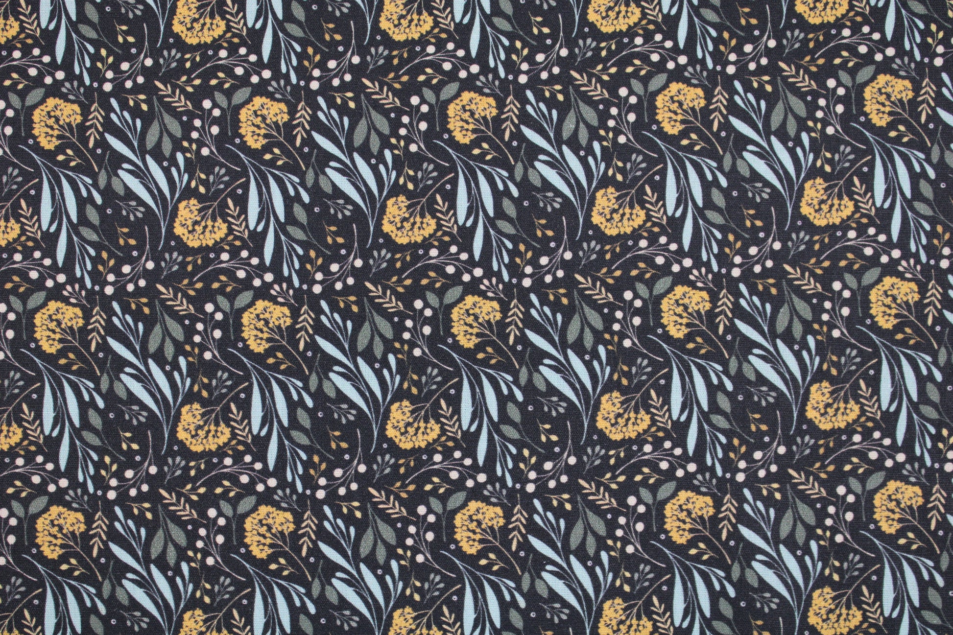 Dunkelgrauer Baumwollstoff Garden of Dreams mit Blumen in Mint und Ocker Detailbild