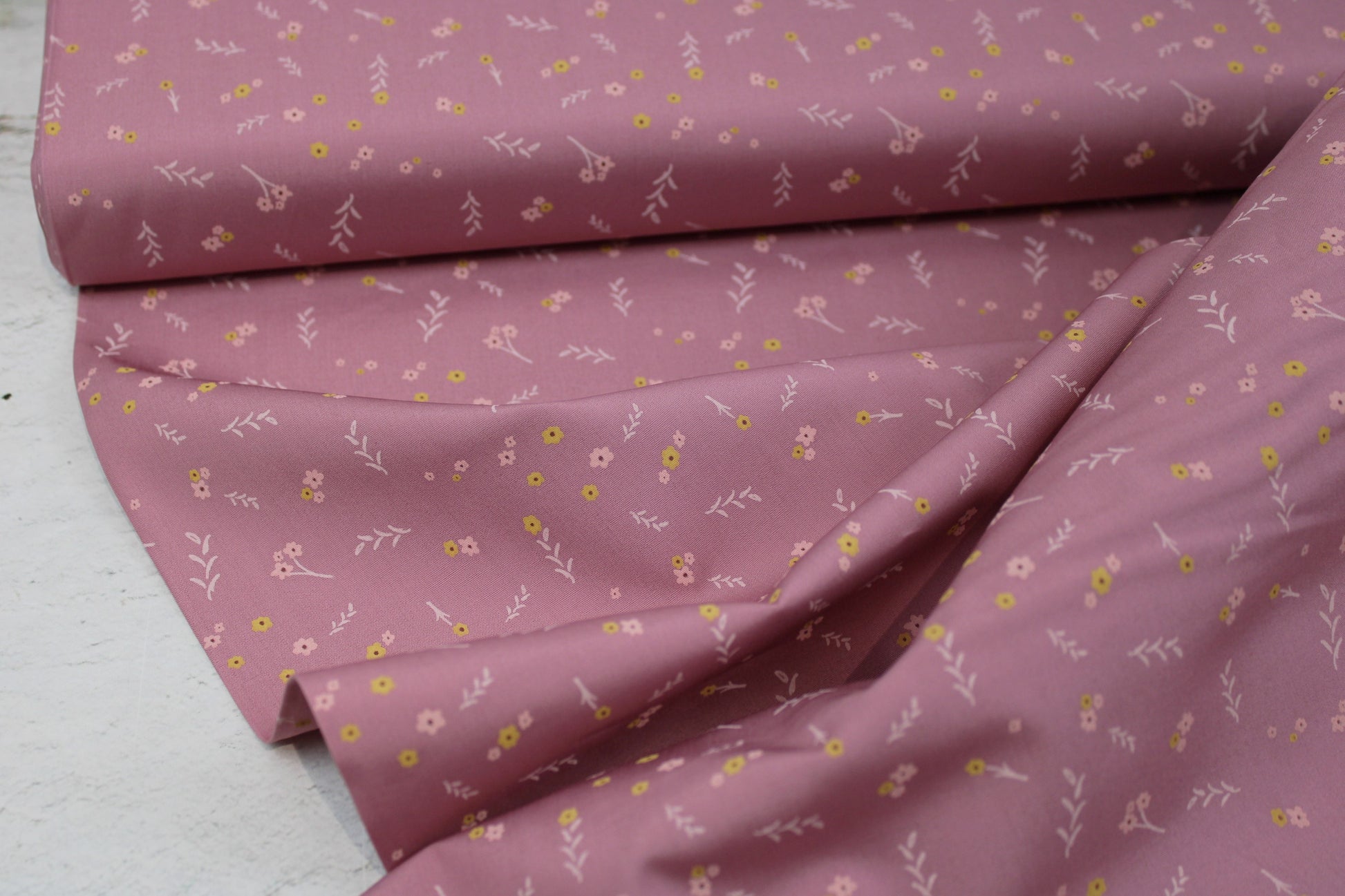 Baumwollstoff Whimsy Bloom aus der GeoBloom Kollektion Ballenansicht