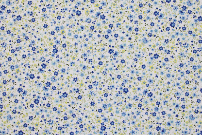 Baumwollstoff Minis mit kleinen Blümchen in Blau auf weißem Grund Detailbild